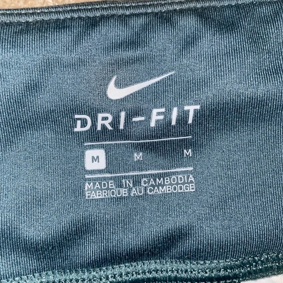 Nike Crop Leggings - Picture 3 of 3